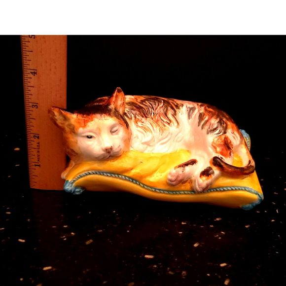 Calico Kitten Cat Sleeping on Pillow Italy Ceramic Vintage - Picture 10 of 13